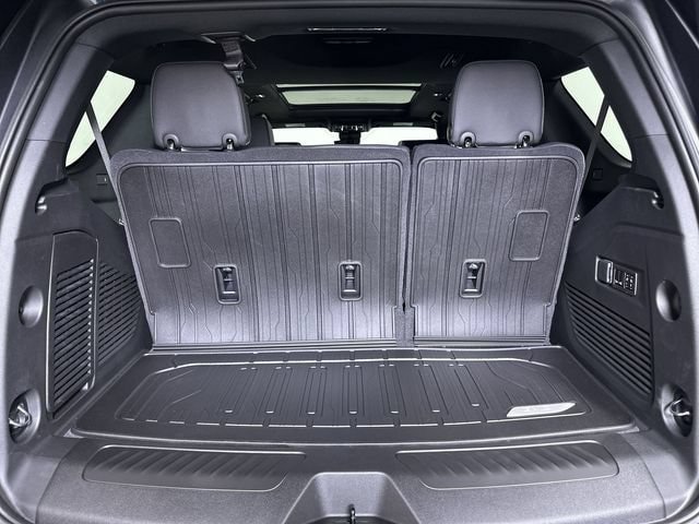 New 2026 GMC Yukon Elevation w/ Elevation Premium Package AWD/4WD image 28
