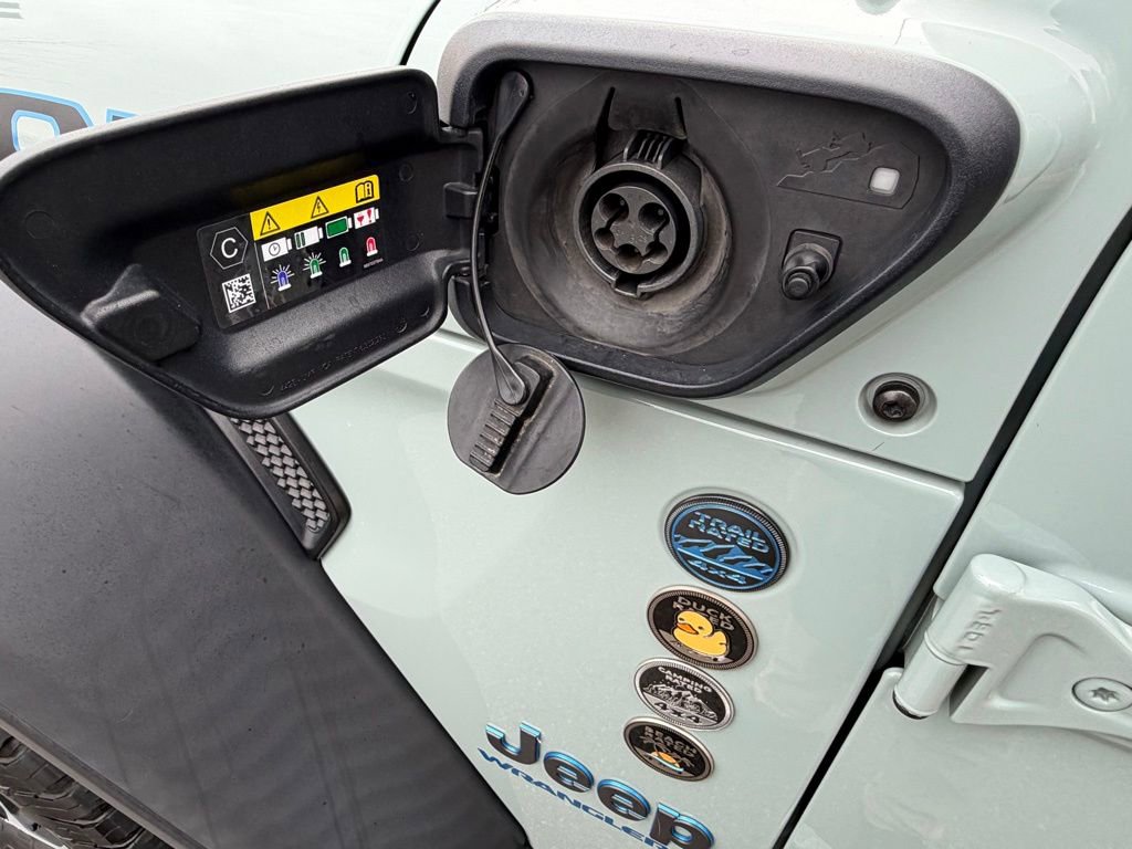 Used 2023 Jeep Wrangler Unlimited Rubicon 4xe image 12