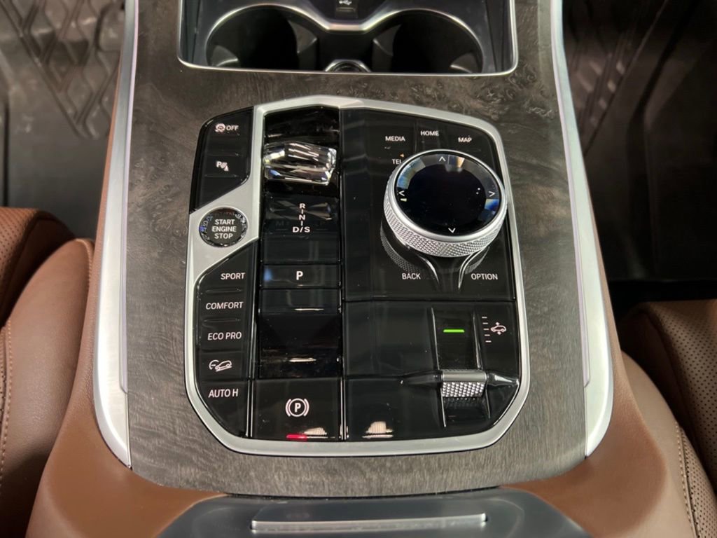 Used 2023 BMW X7 xDrive40i w/ Premium Package image 16
