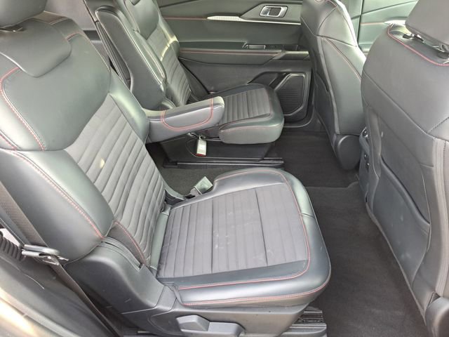 Used 2025 Ford Explorer ST-Line image 27