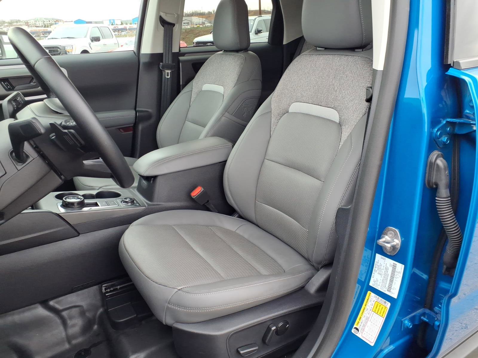 Used 2025 Ford Bronco Sport Badlands image 10