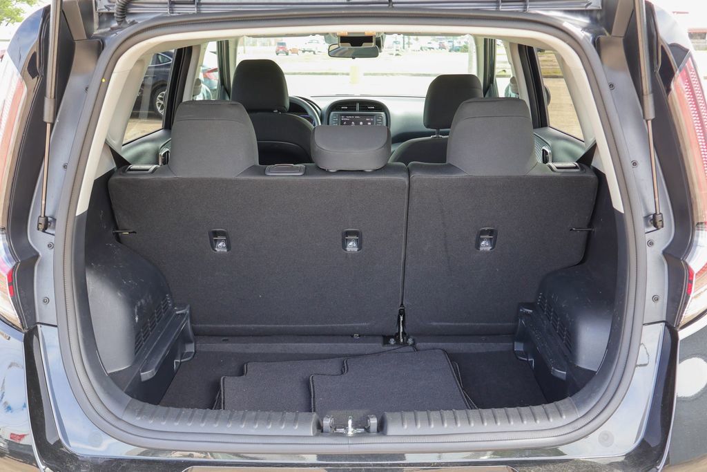 Used 2025 Kia Soul LX image 24