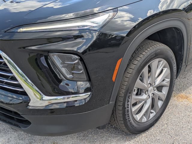 Used 2025 Buick Enclave Preferred FWD image 9