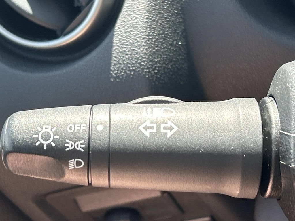 Used 2012 Nissan Rogue SV FWD image 30