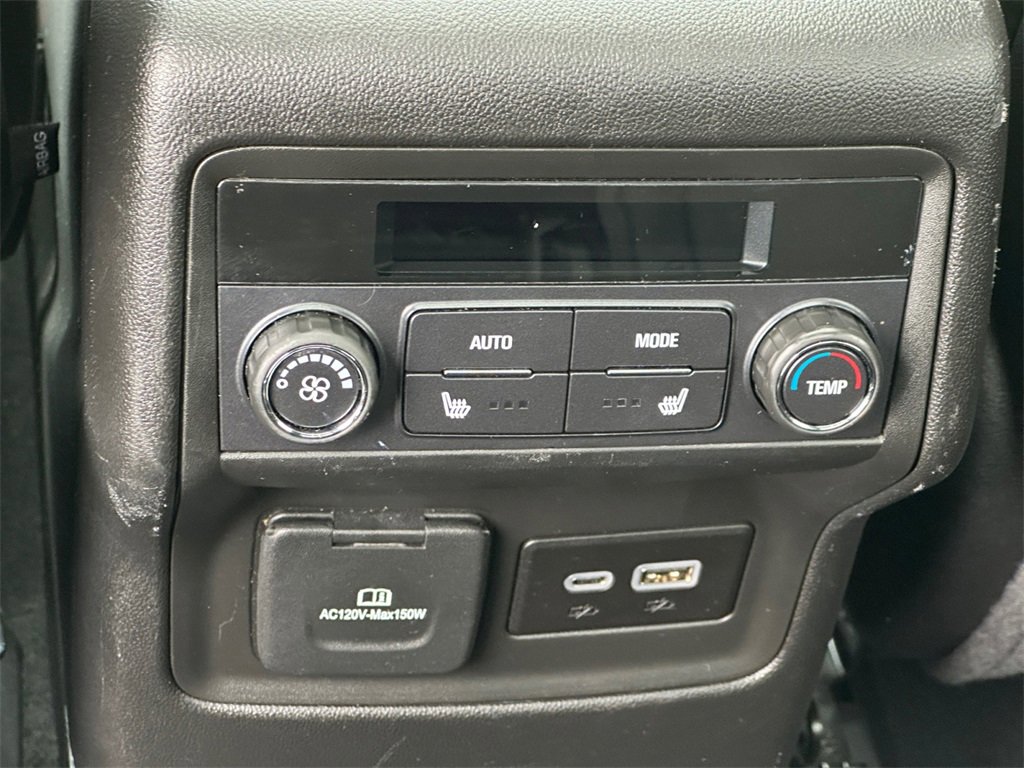 Used 2023 GMC Acadia SLT w/ Preferred Package image 29