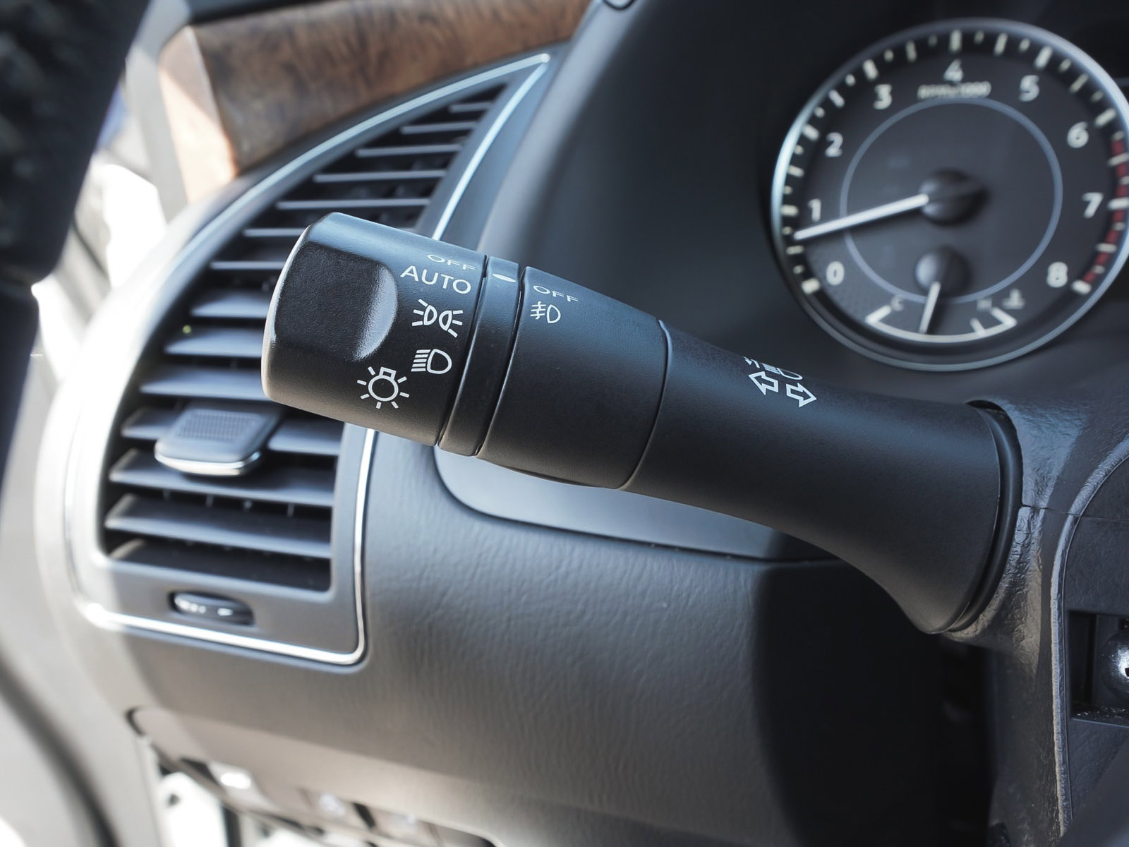 Used 2024 Nissan Armada SL w/ Cargo Package image 21