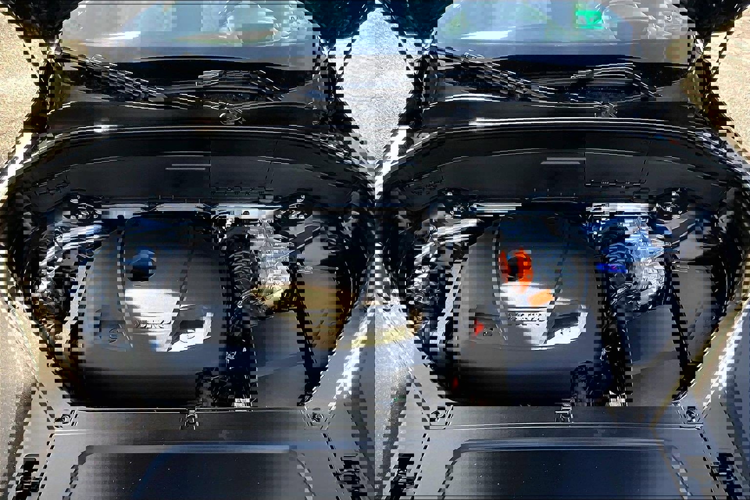 Used 2022 Volvo XC90 T8 R-Design w/ Advanced Package image 10