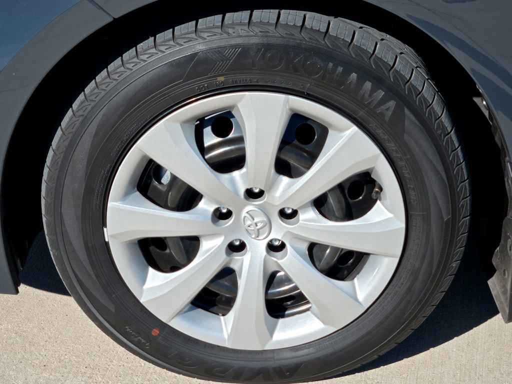 Used 2026 Toyota Corolla LE image 9