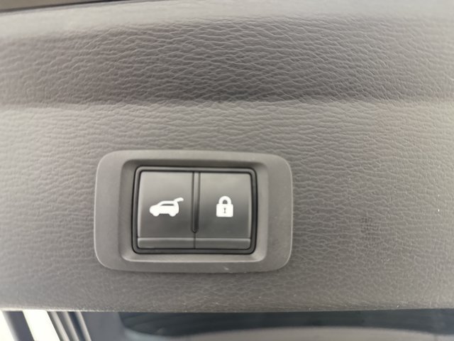 Used 2023 Mitsubishi Outlander SEL AWD/4WD image 31