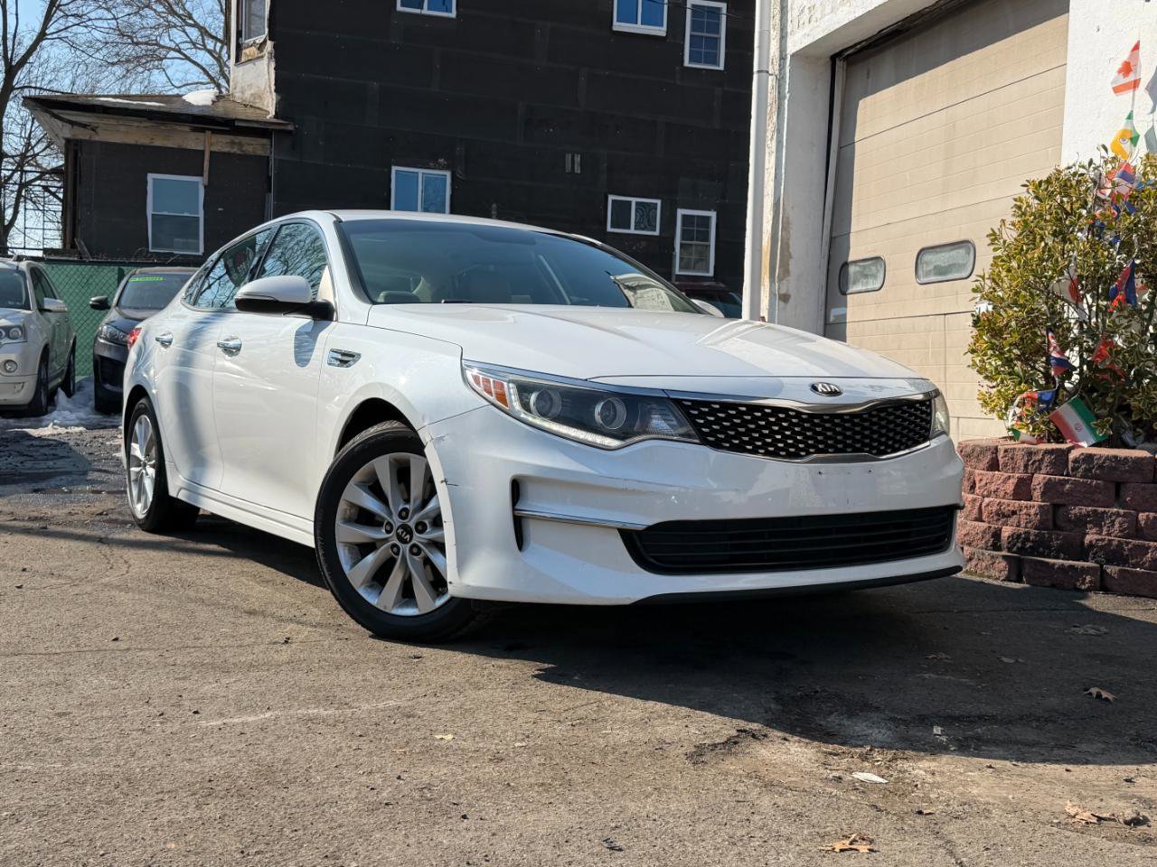 Used 2017 Kia Optima EX image 12