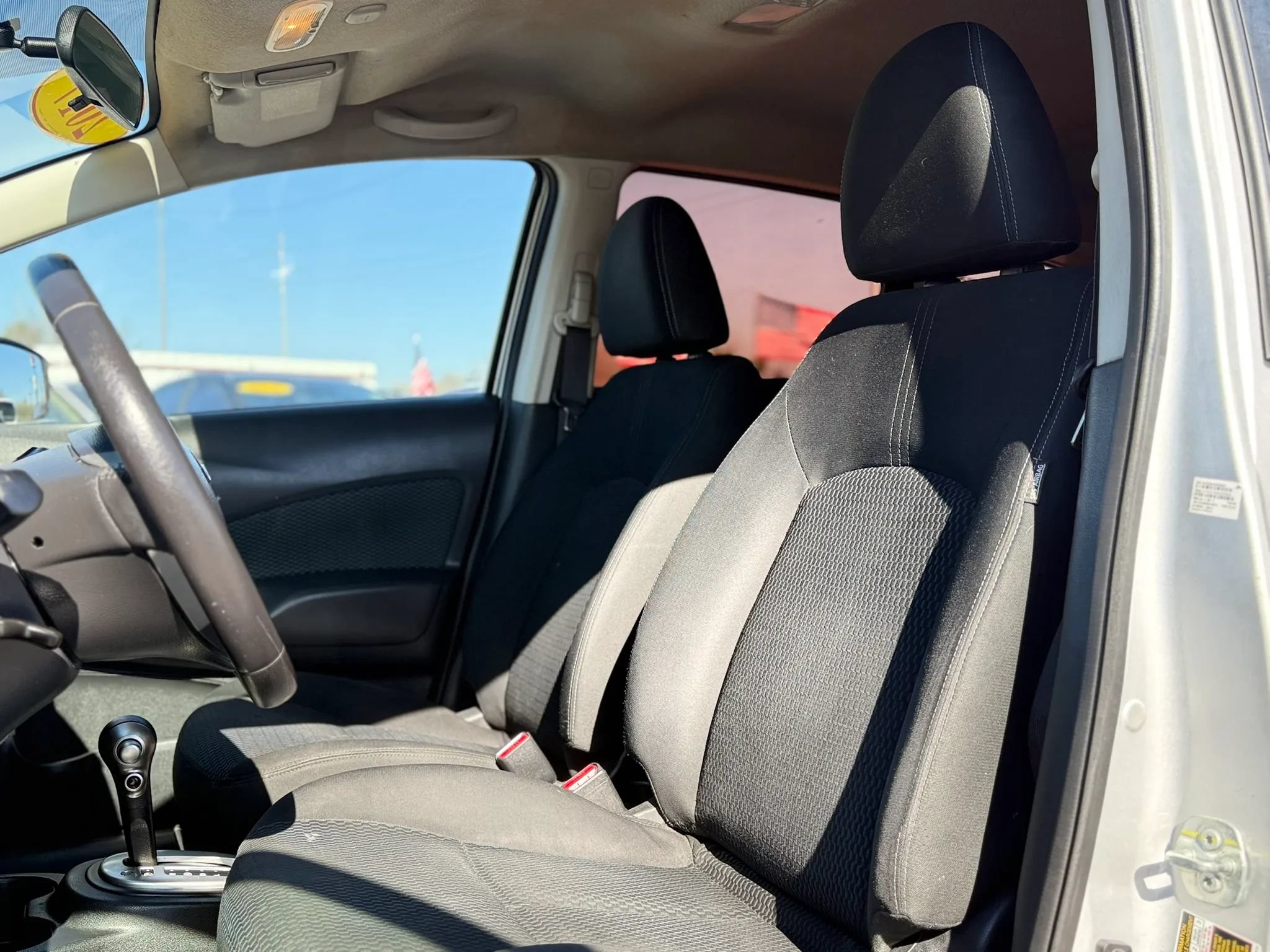 Used 2017 Nissan Versa Note SV FWD image 29