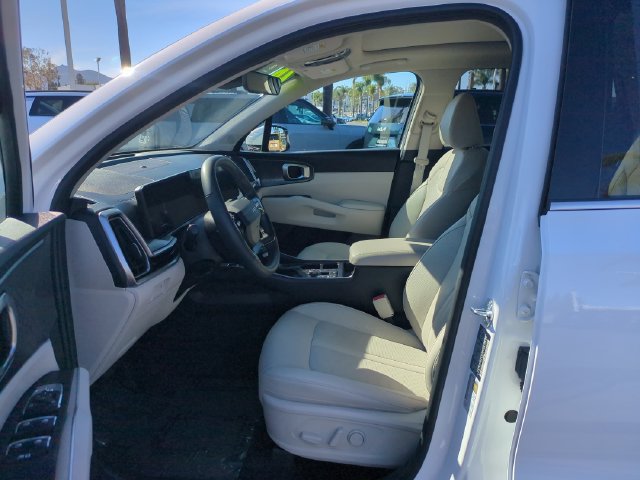 Certified 2026 Kia Sorento S w/ S Panoramic Sunroof Package FWD image 15