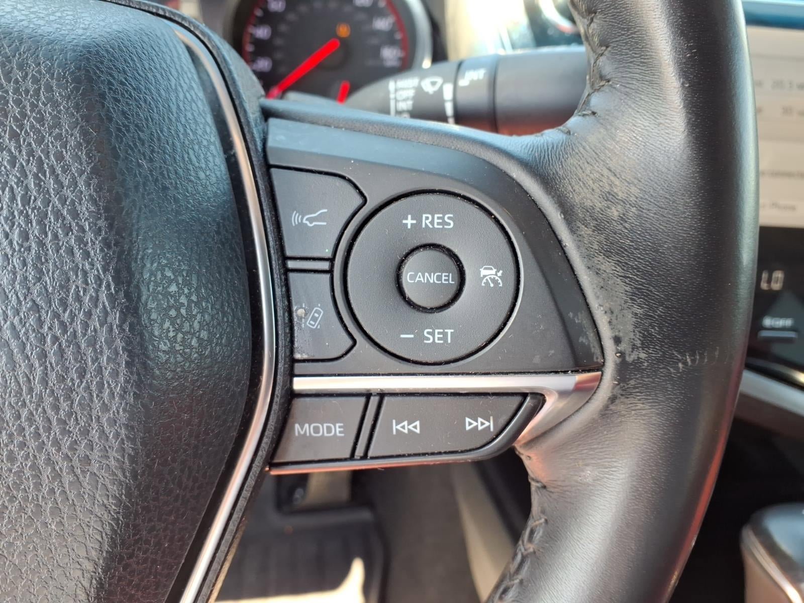 Used 2018 Toyota Camry XSE image 9