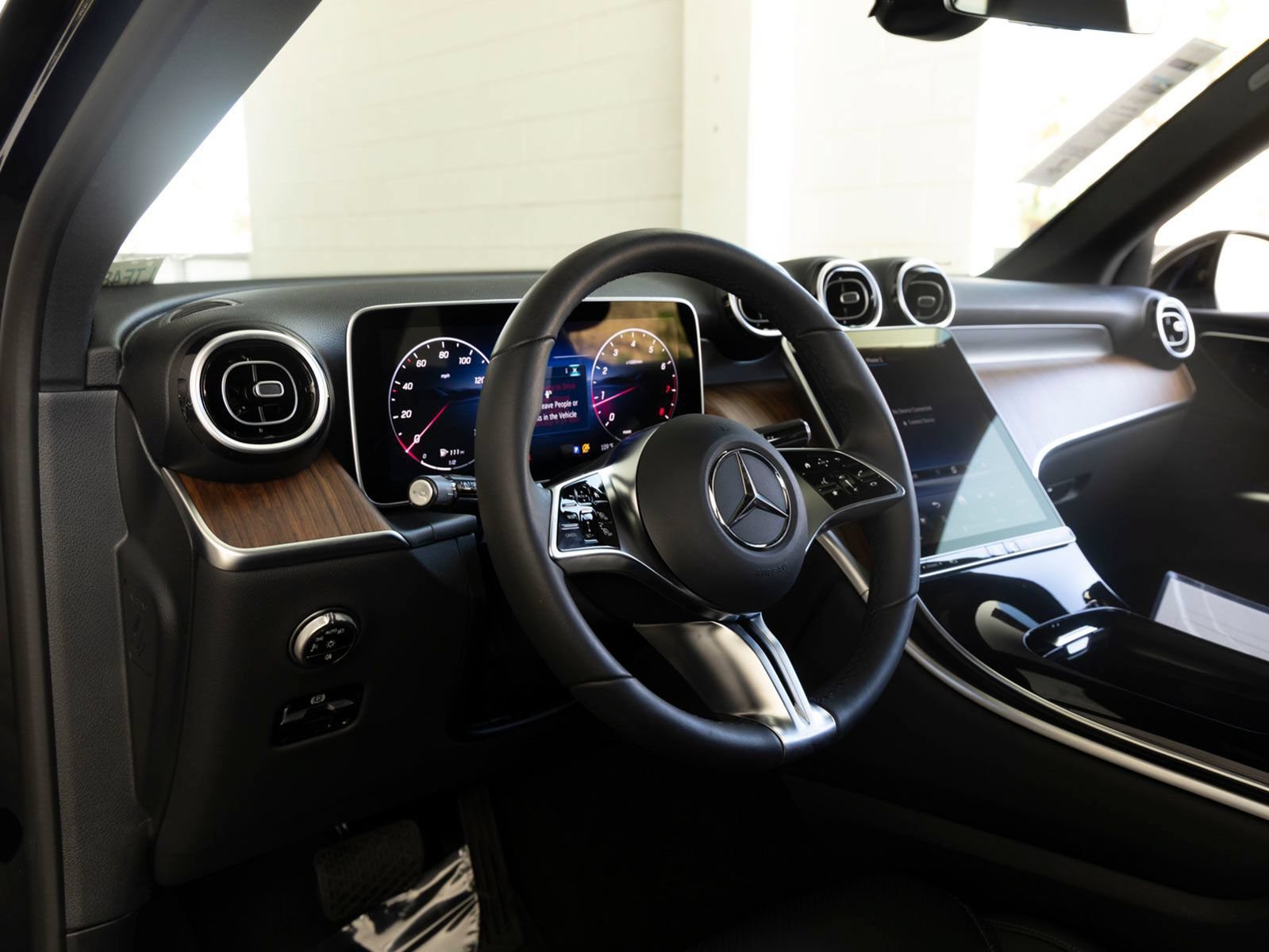 Certified 2026 Mercedes-Benz GLC 300 4MATIC image 15
