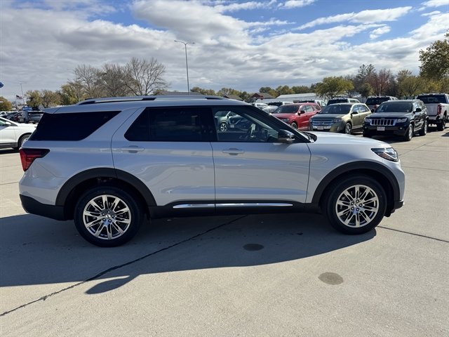 New 2026 Ford Explorer Platinum image 2