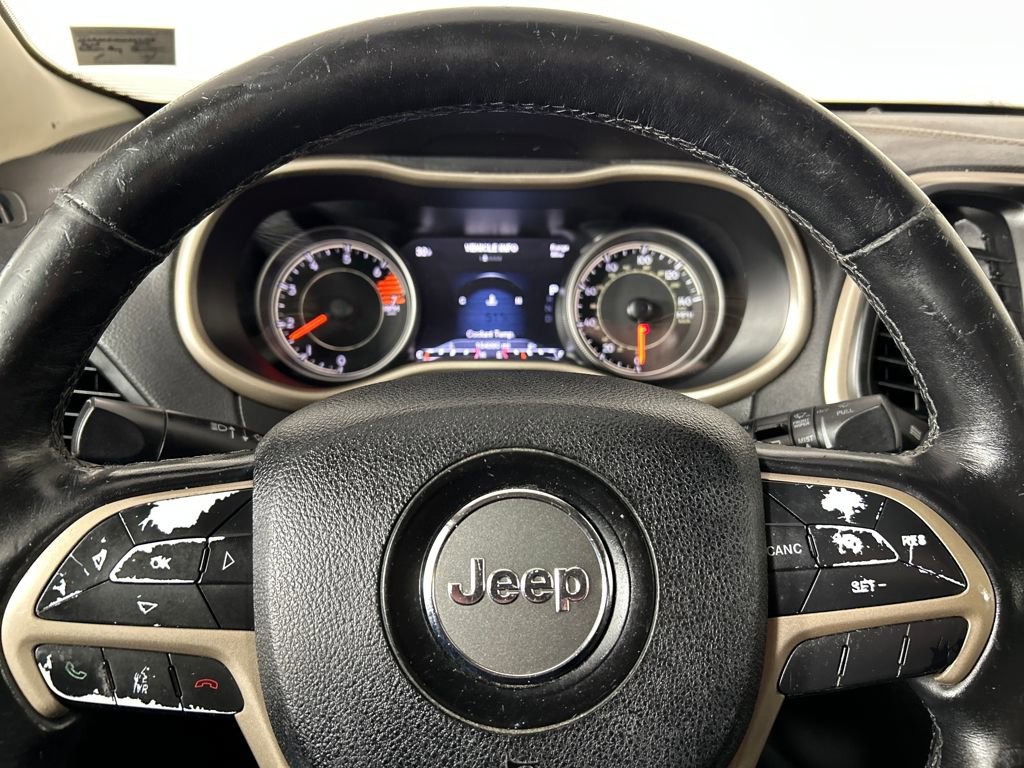 Used 2016 Jeep Cherokee Limited image 11