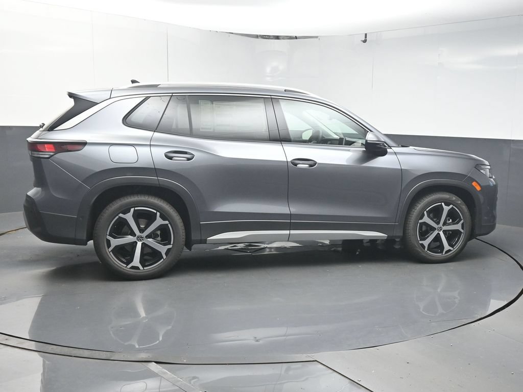 New 2026 Volkswagen Tiguan SE FWD image 8