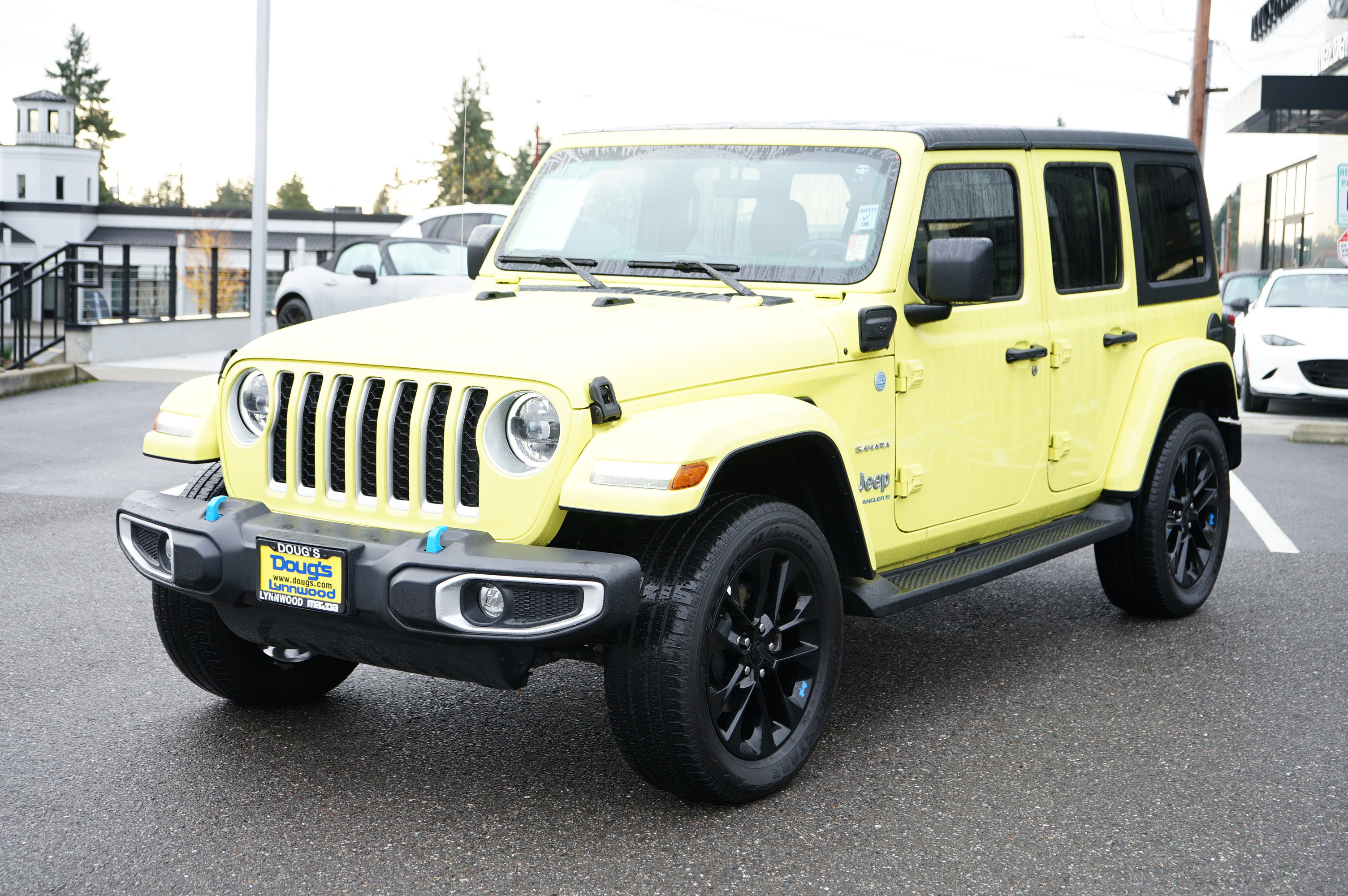 Used 2023 Jeep Wrangler Sahara w/ Cold Weather Group AWD/4WD image 9