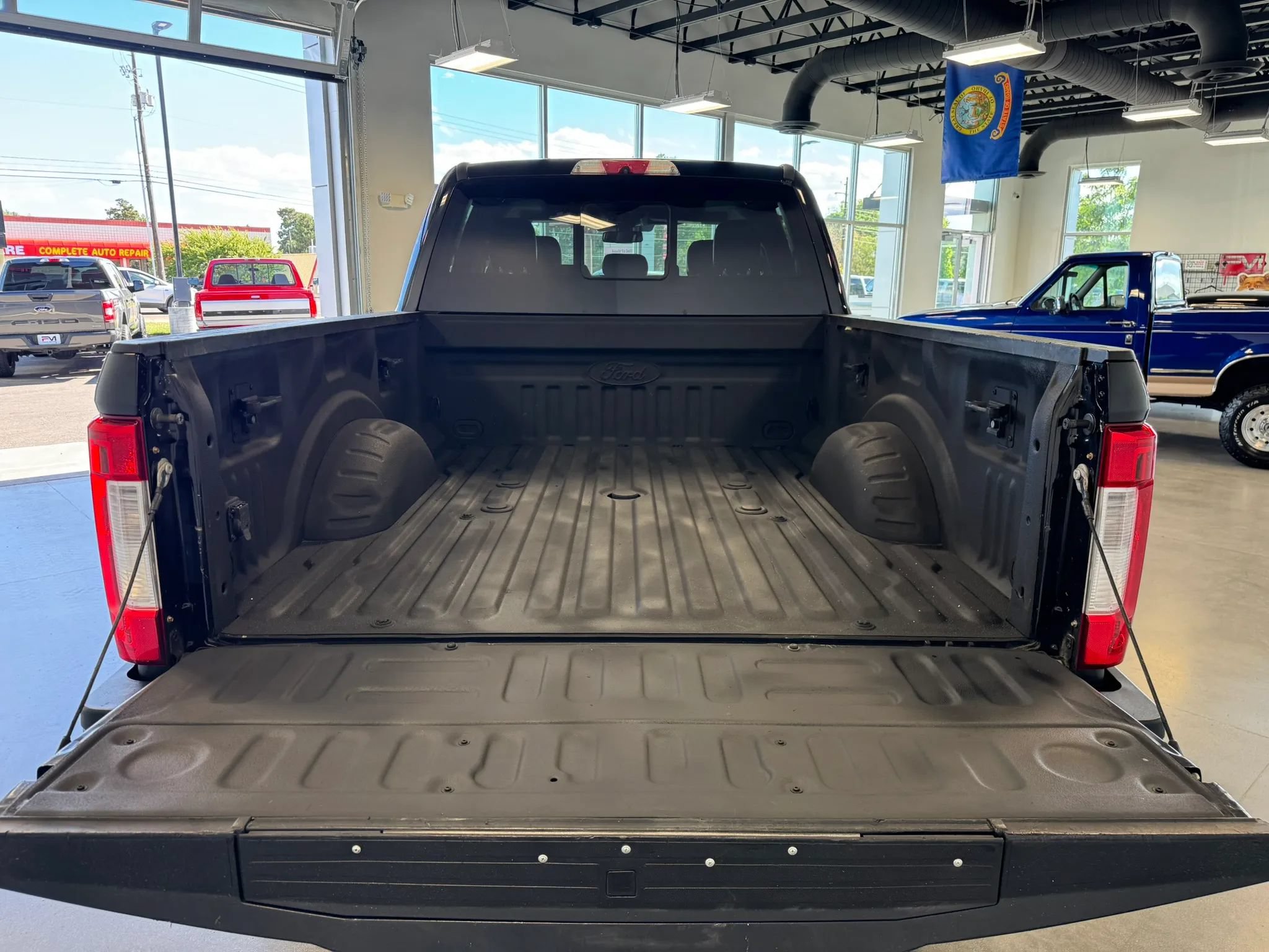 Used 2019 Ford F250 Lariat AWD/4WD image 7