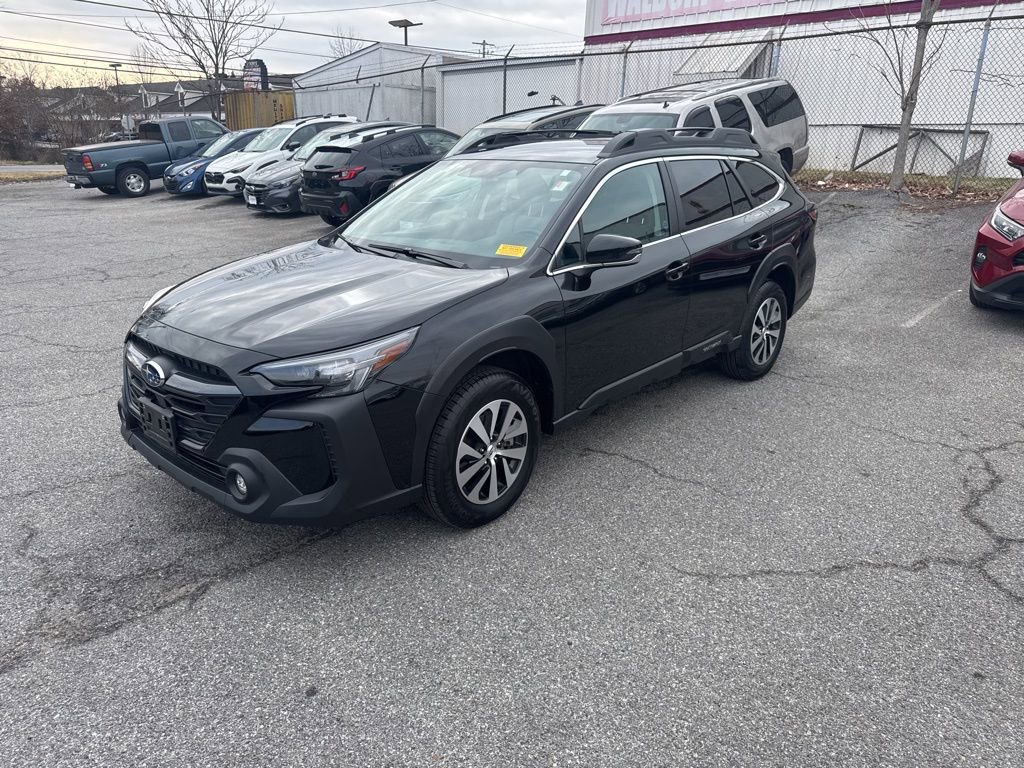 Certified 2025 Subaru Outback Premium image 3