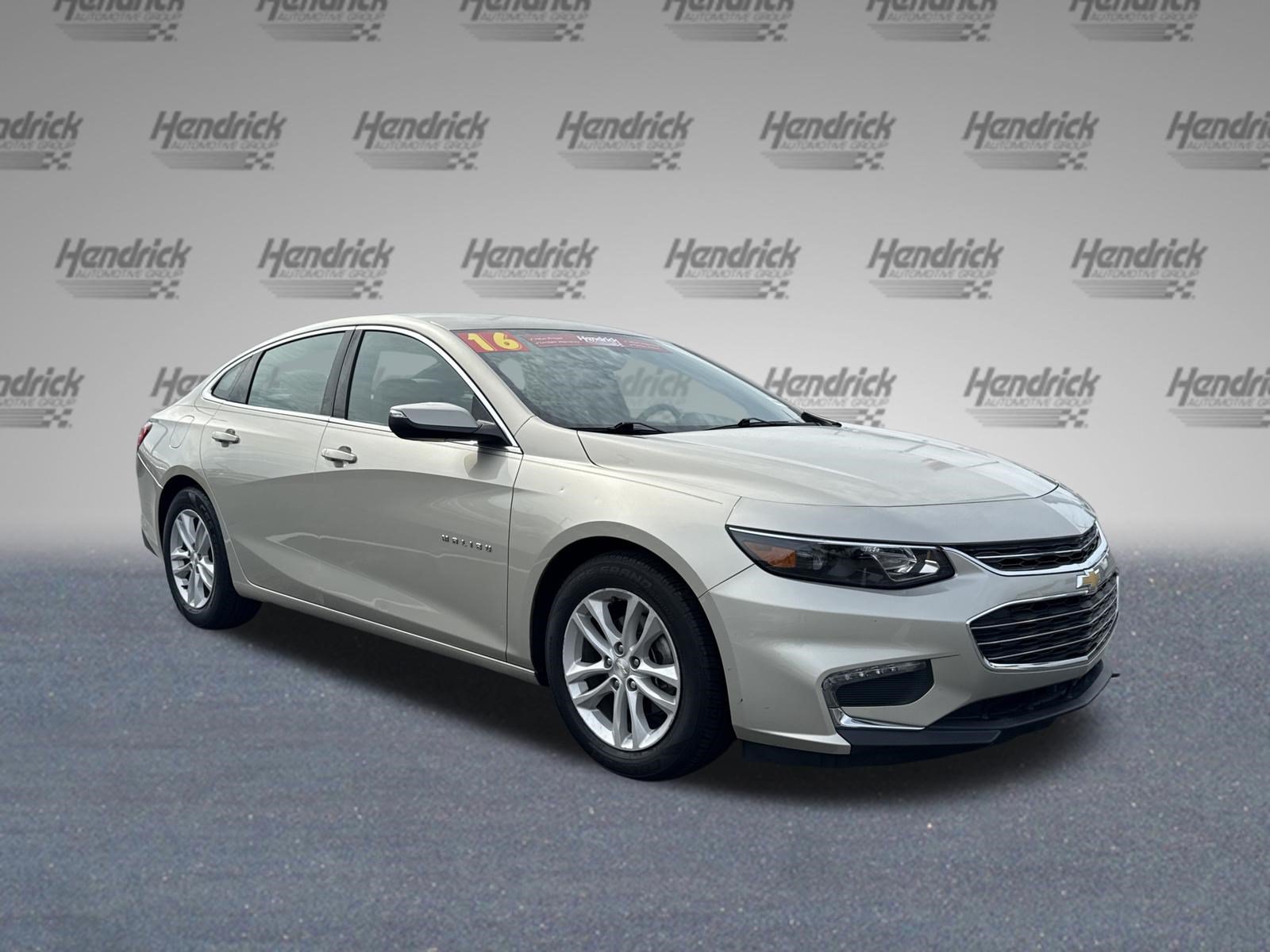 Used 2016 Chevrolet Malibu LT w/ Leather Package FWD image 2