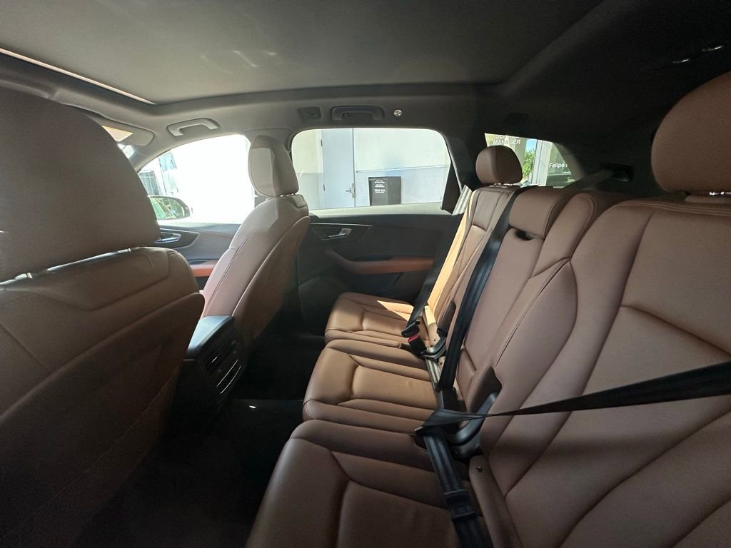 Used 2023 Audi Q7 3.0T Premium w/ Convenience Package image 9