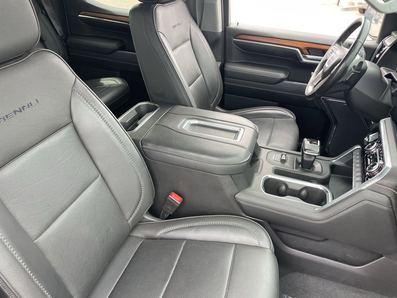 Used 2022 GMC Sierra 1500 Denali w/ Denali Reserve Package image 10