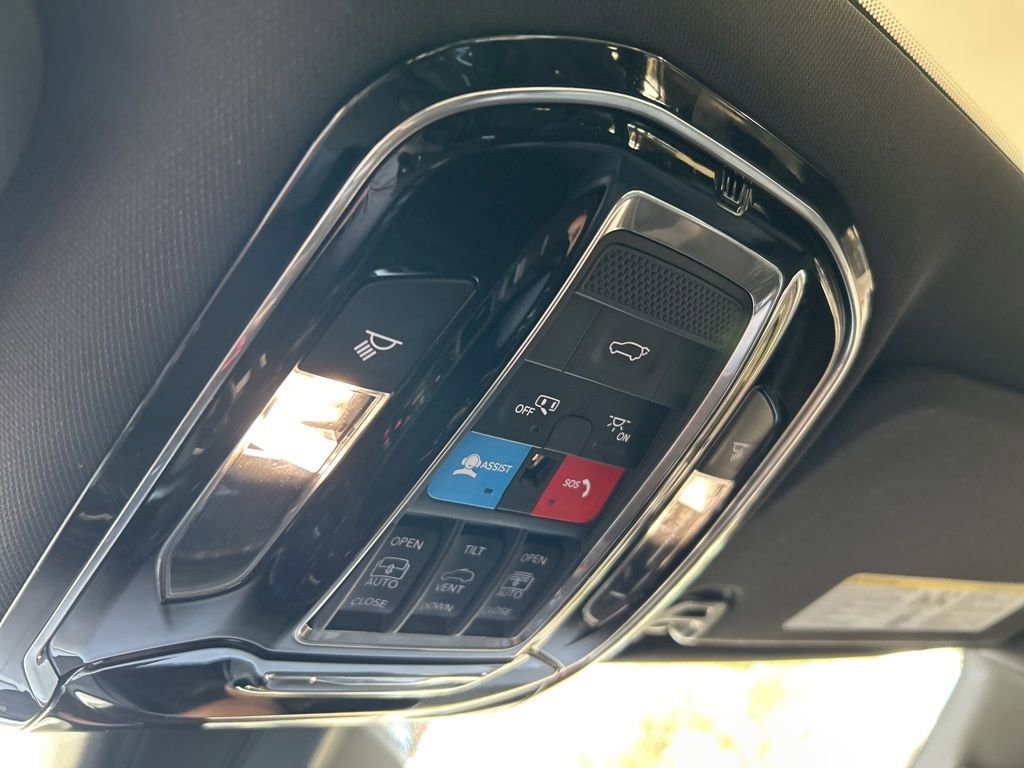 Used 2024 Jeep Grand Wagoneer L 4WD image 59