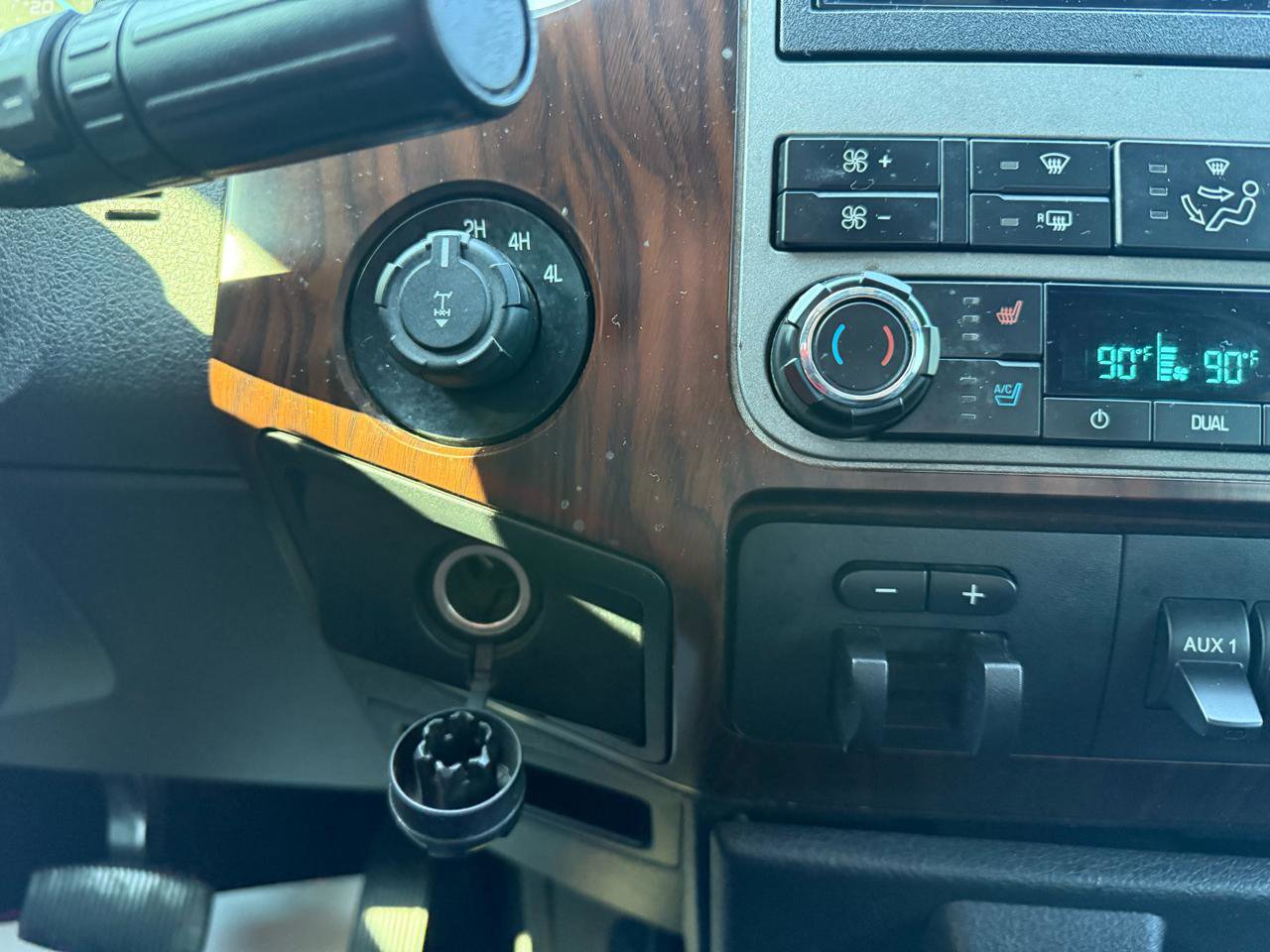 Used 2012 Ford F350 Lariat w/ Chrome Pkg image 34