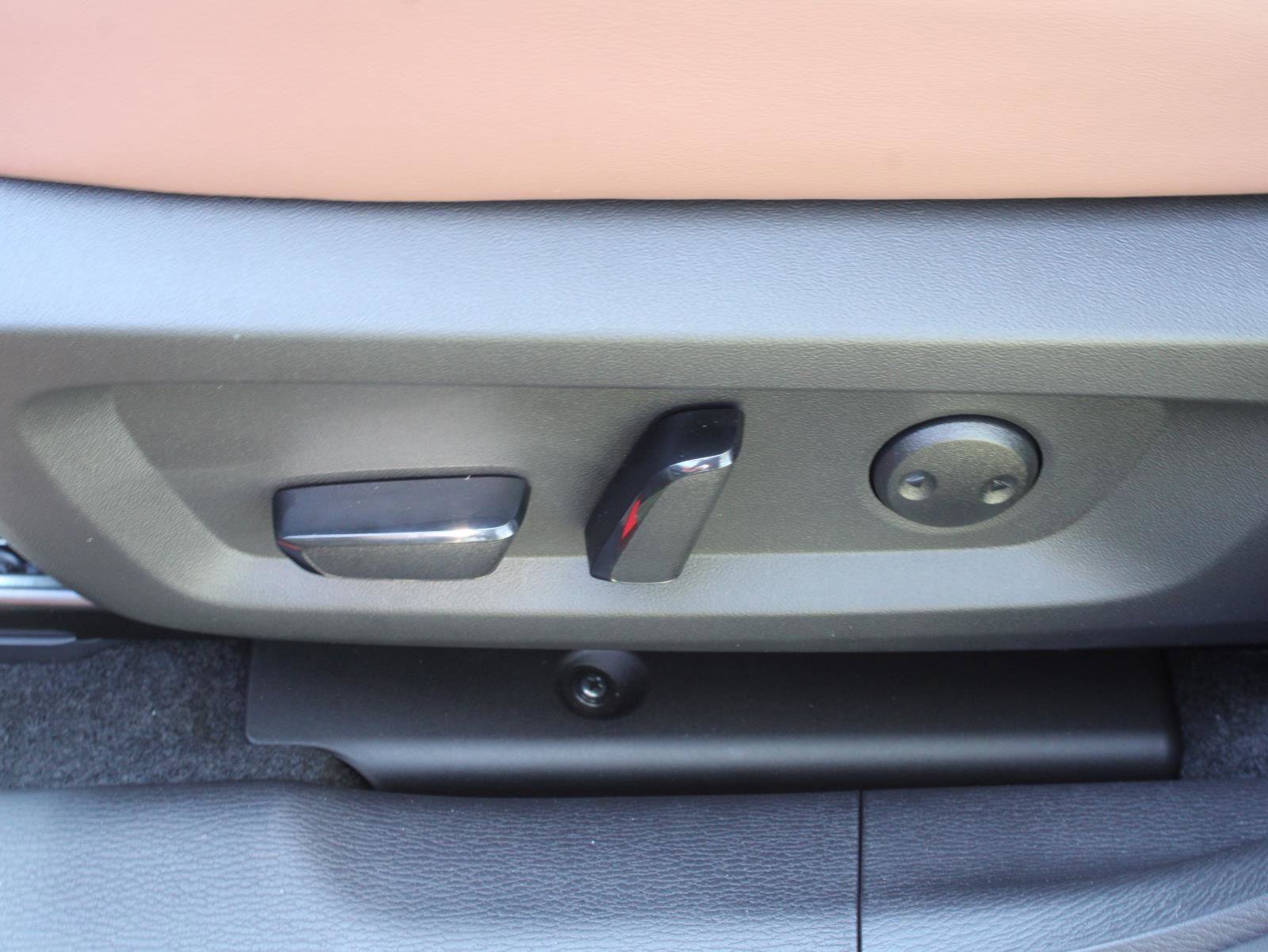 New 2025 Mitsubishi Outlander SEL image 17