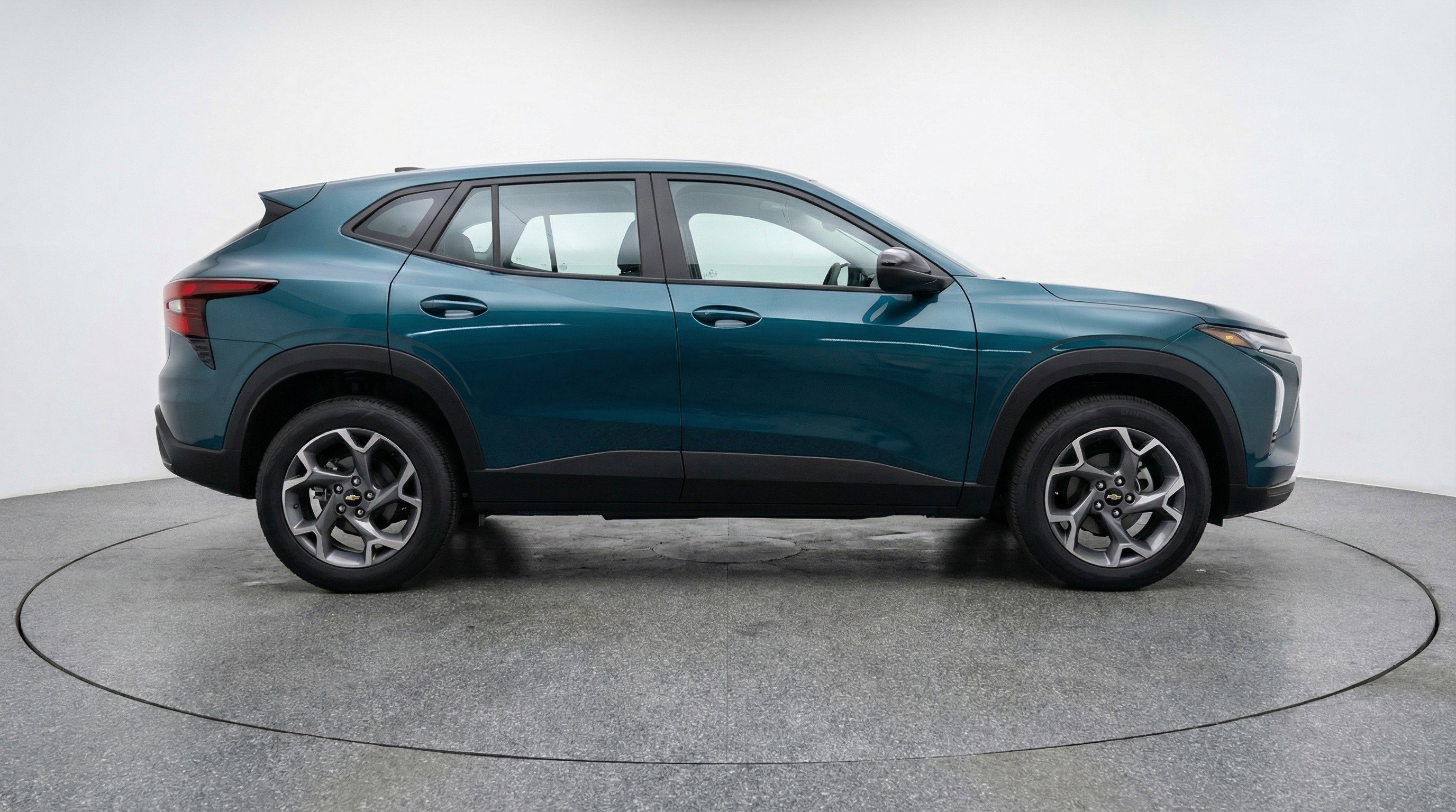 Used 2025 Chevrolet Trax LT image 11