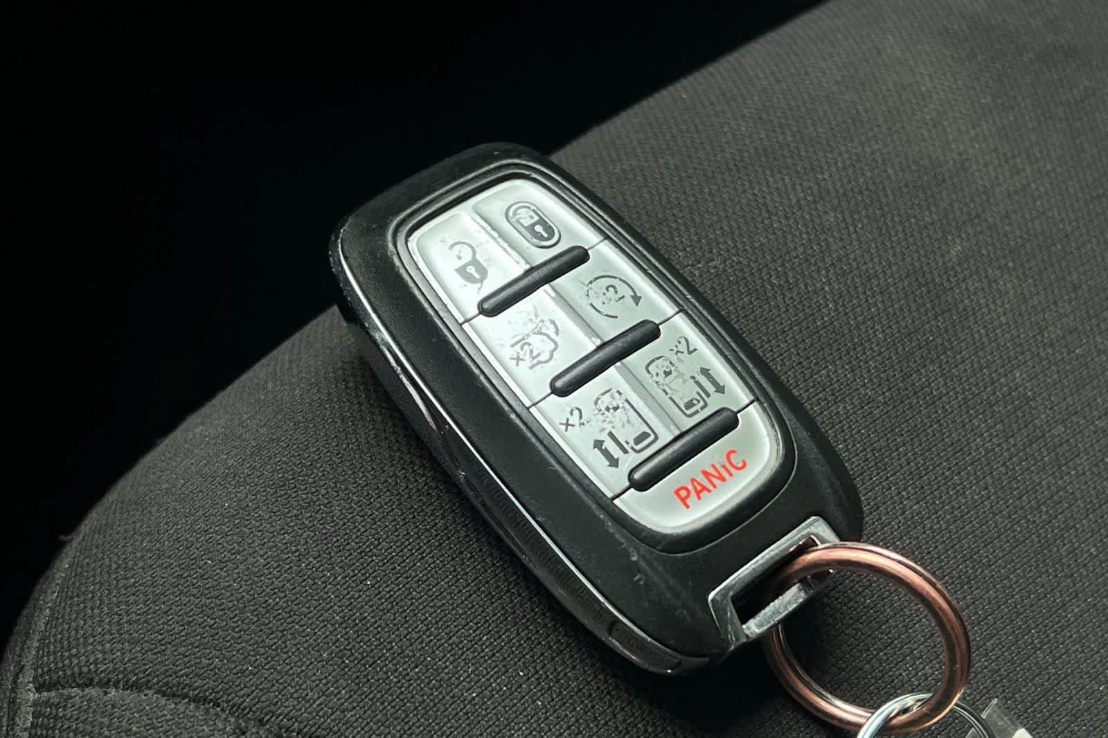 Used 2022 Chrysler Voyager LX FWD image 26