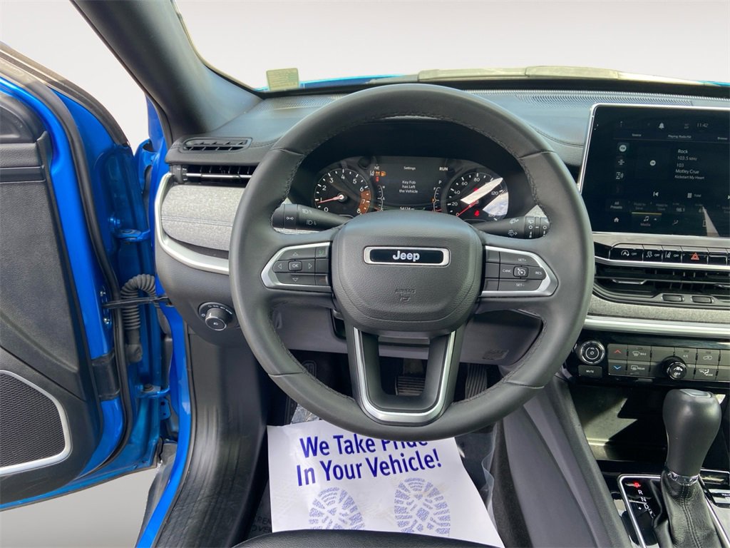 Used 2024 Jeep Compass Latitude image 12