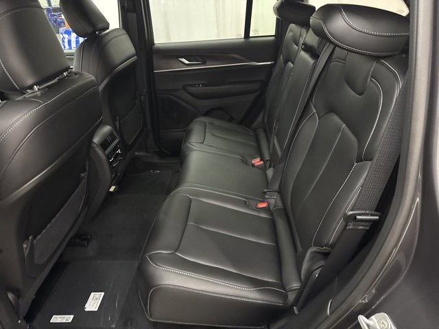 New 2025 Jeep Grand Cherokee Limited w/ Black Appearance Package image 5