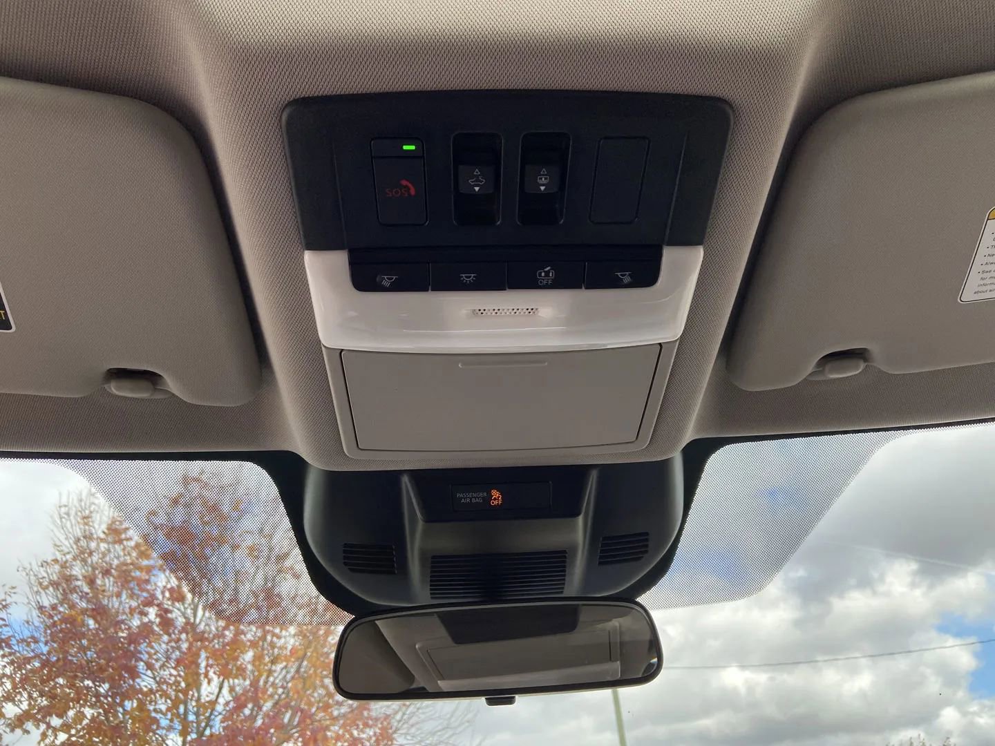 Used 2021 Nissan Rogue SV w/ Premium Package image 16