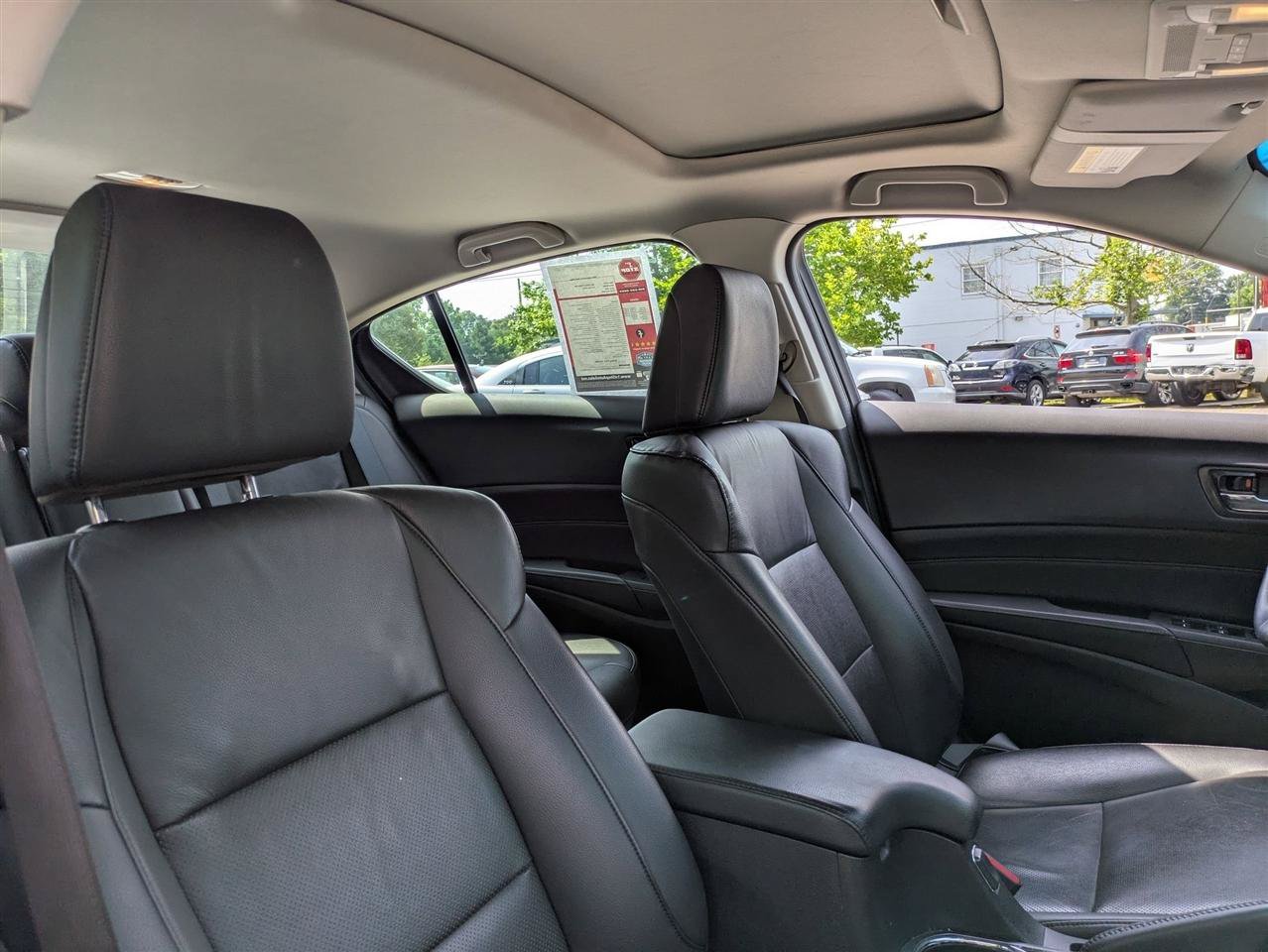 Used 2013 Acura ILX w/ Technology Package FWD image 24