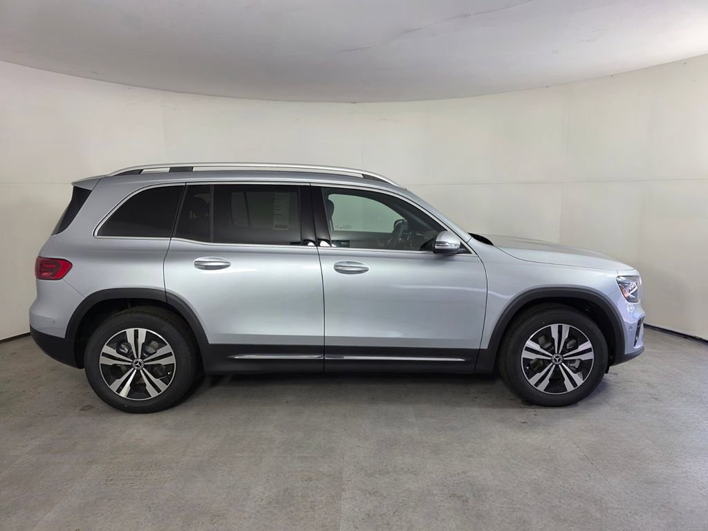 New 2026 Mercedes-Benz GLB 250 image 3