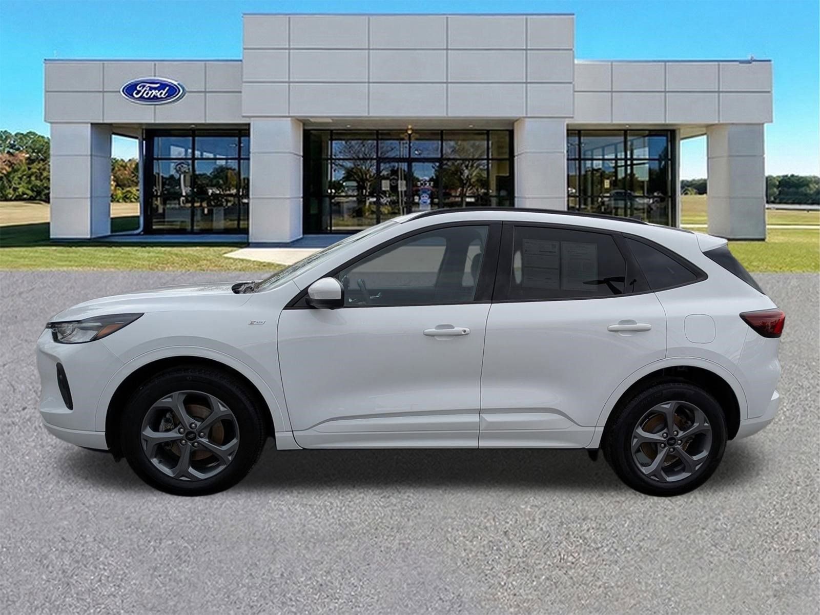 Certified 2023 Ford Escape ST-Line Select w/ Tech Pack #2 image 7