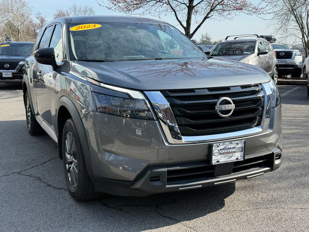 Used 2023 Nissan Pathfinder S image 7