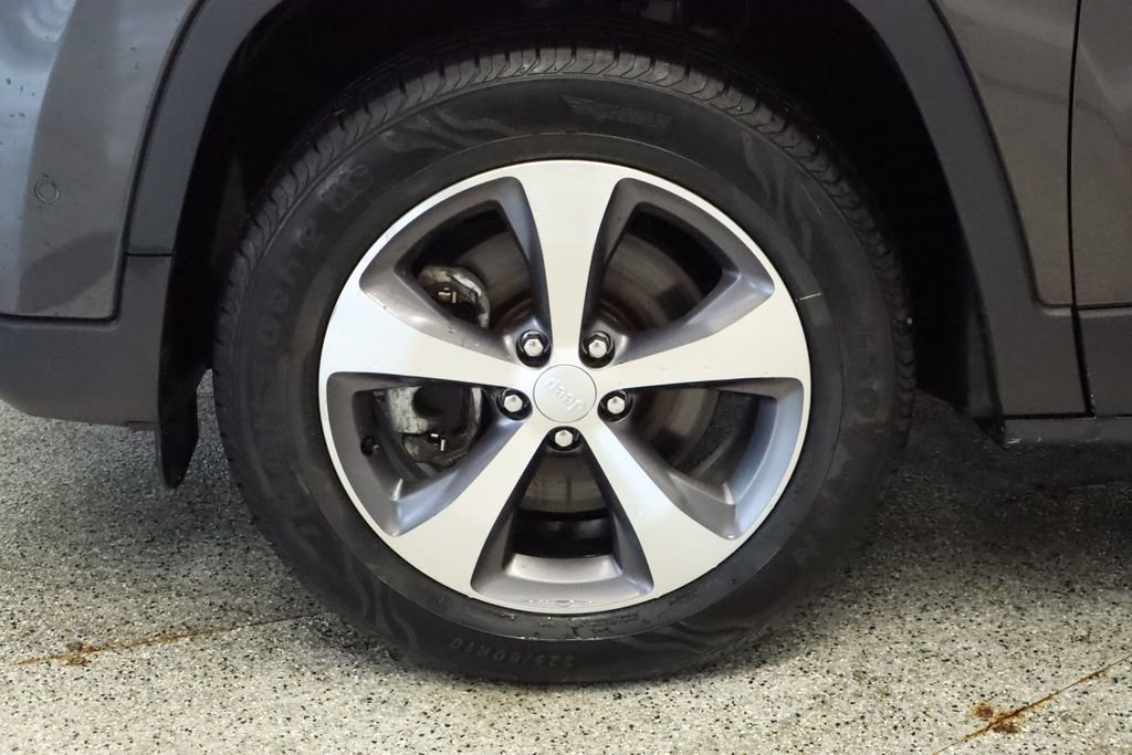 Used 2021 Jeep Cherokee Limited image 14