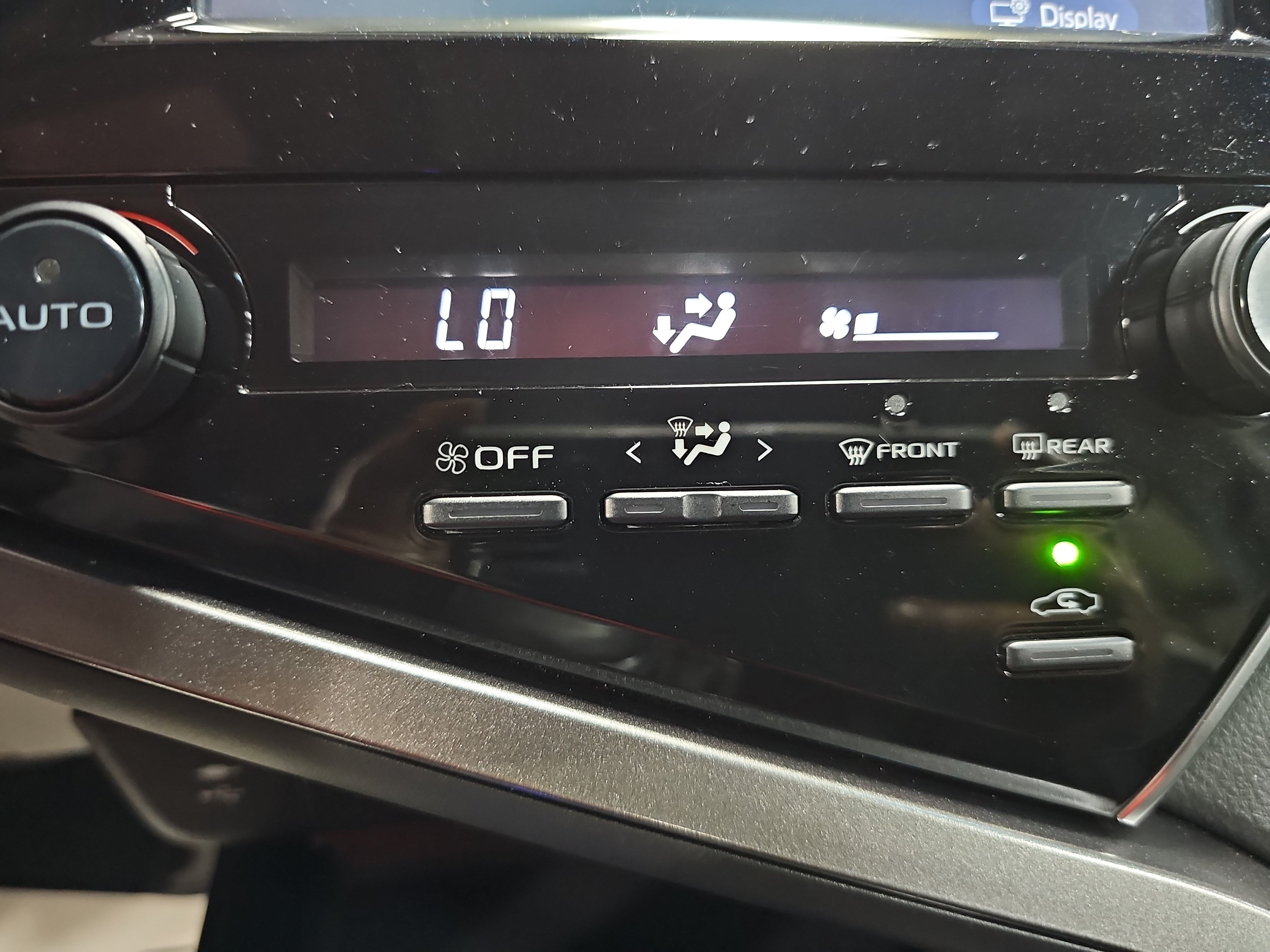 Used 2018 Toyota Camry SE w/ Moonroof Package FWD image 22