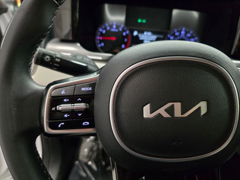 Used 2022 Kia Sorento S w/ Panoramic Sunroof Package FWD image 18