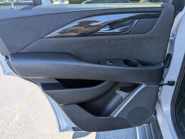 Used 2020 Cadillac Escalade Platinum AWD/4WD image 29