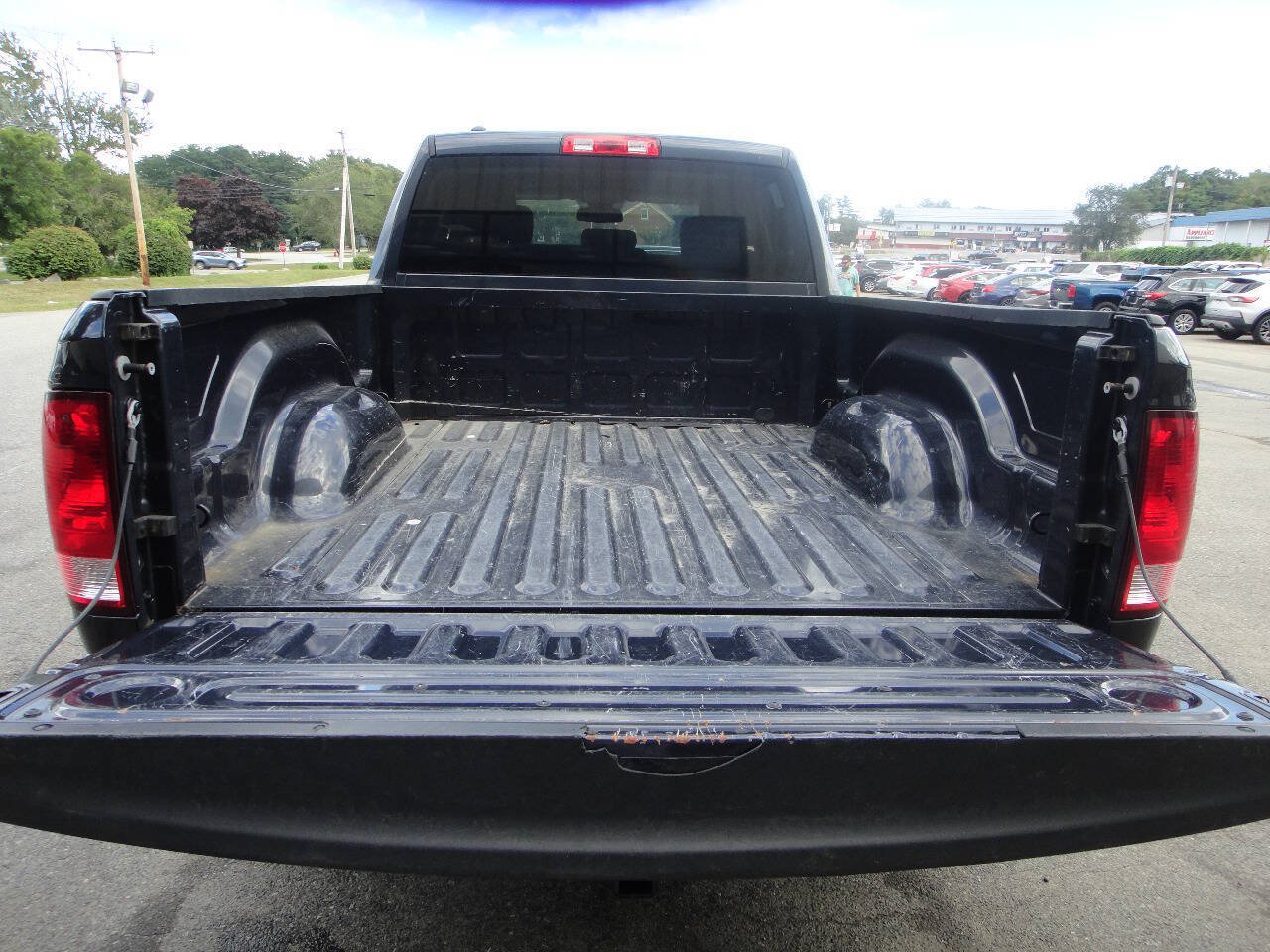 Used 2019 RAM 1500 Express AWD/4WD image 16