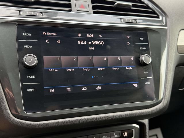Certified 2020 Volkswagen Tiguan SE w/ Panoramic Sunroof Package AWD/4WD image 29