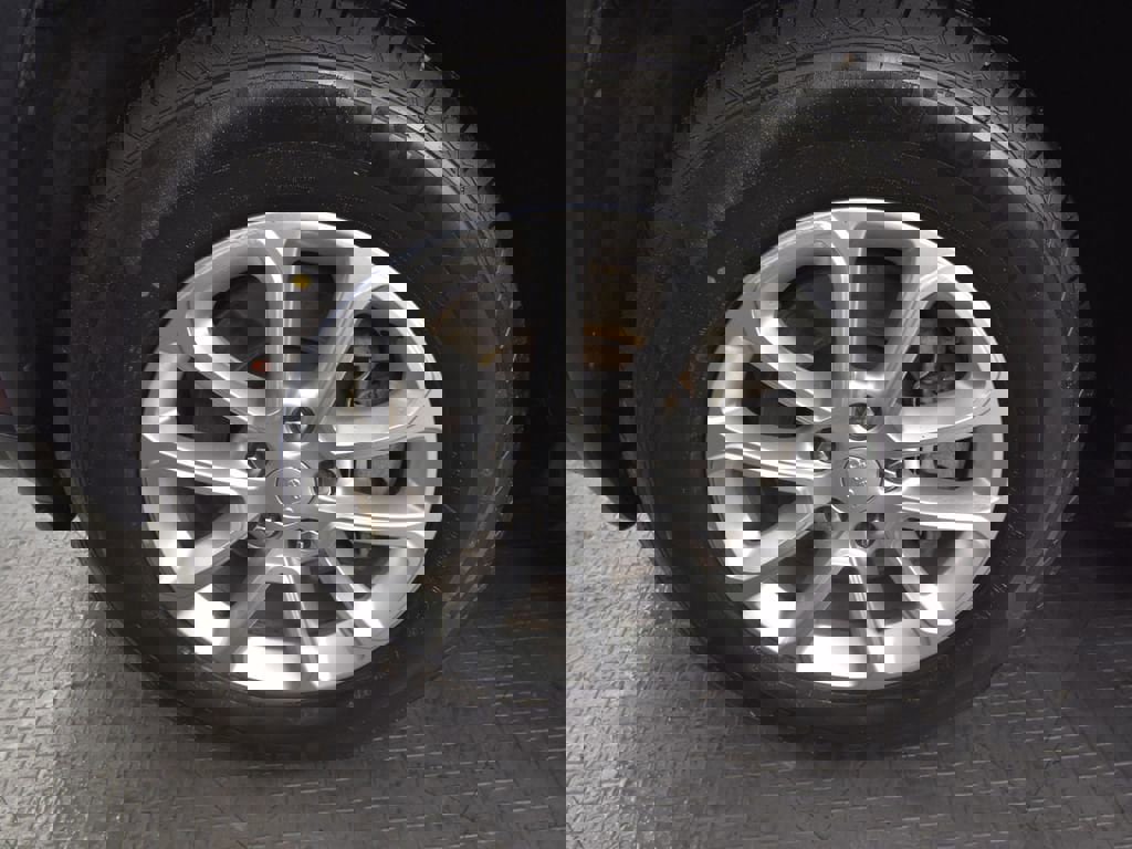 Used 2022 Jeep Grand Cherokee Laredo X image 13