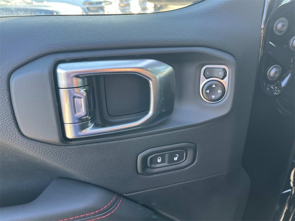 New 2025 Jeep Wrangler Unlimited Rubicon image 16