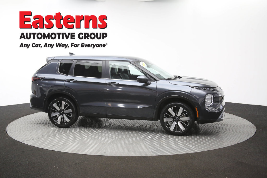 Used 2025 Mitsubishi Outlander SE FWD image 49