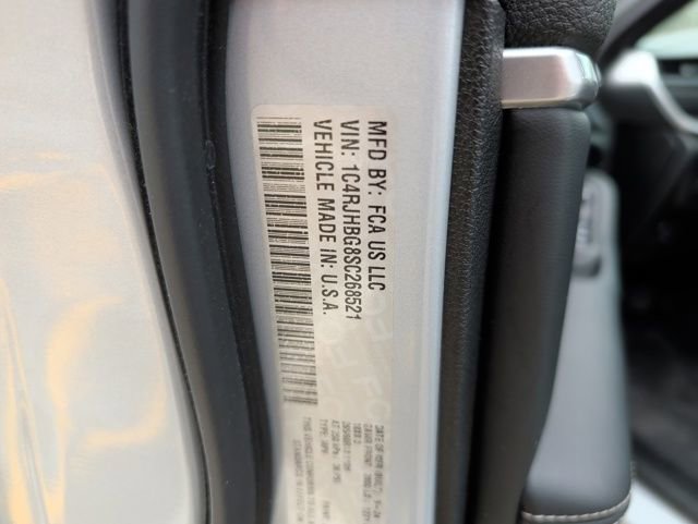 Used 2025 Jeep Grand Cherokee Limited AWD/4WD image 38