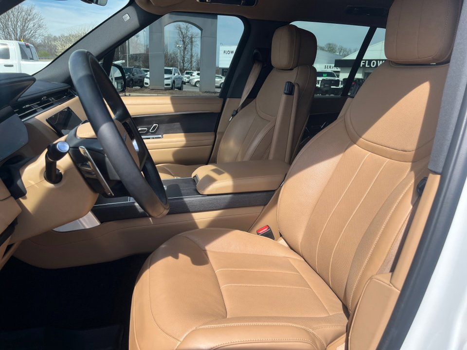 Certified 2024 Land Rover Range Rover SE AWD/4WD image 30